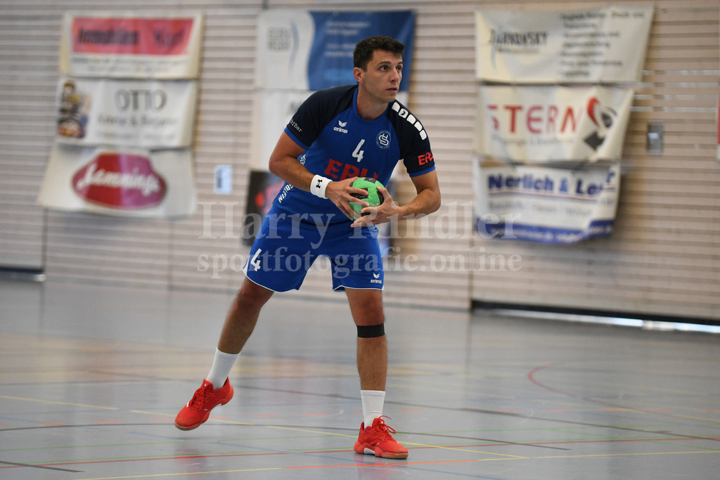 HC Deggendorf : TSV Taufkirchen/Vils | Valentin Lotos  (HC Deggendorf  #4) - Realisiert mit Pictrs.com