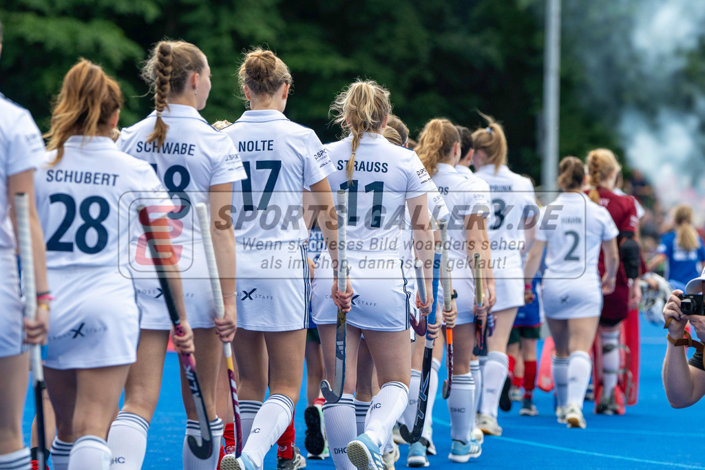 Final4_20250601-1128-Z82_8721 | Krefeld, Deutschland, 01.06.2025:  Feldhockey Final4 2025 – „Deutsche Feldhockey-Meisterschaften 2025“ Harvestehuder HTC - Düsseldorfer HC (Finale Damen) im Gerd-Wellen-Hockeyanlage am 01.06.2025 in Krefeld, Deutschland. (Foto von Kramhöller/Fehrmann/Kaste)Krefeld, Germany, 01.06.2025: Feldhockey Final4 2025 – „Deutsche Feldhockey-Meisterschaften 2025“ Harvestehuder HTC - Düsseldorfer HC (Finale Damen) in Gerd-Wellen-Hockeyanlage at 01.06.2025 in Krefeld, Deutschland. (Foto from Kramhöller/Fehrmann/Kaste)
