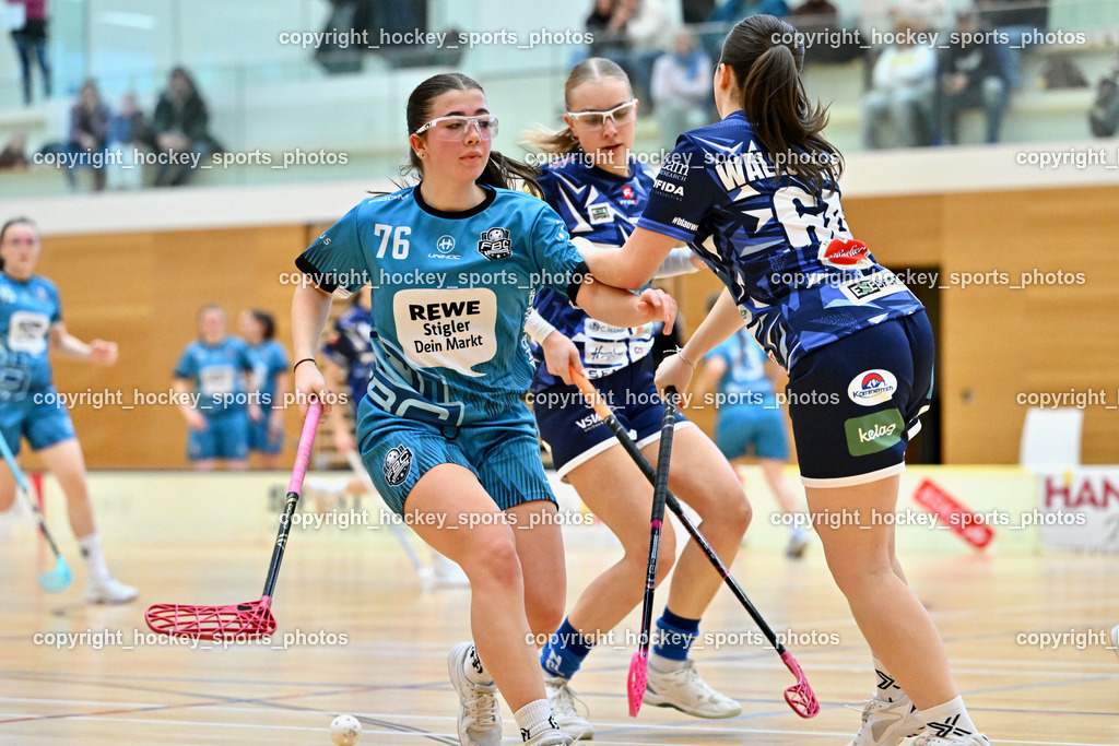 VSV Unihockey Damen vs. FCB München | #76 Ronja Trieb FCB München, #7 Lina Heber VSV Unihockey, #64 Laura Walluschnig VSV Unihockey, VSV Unihockey Damen vs. FCB München, VSV Unihockey Damen vs. FCB München am 24.01.2026 in Villach (Ballspielhalle St. Martin), Austria, (Photo by Bernd Stefan)