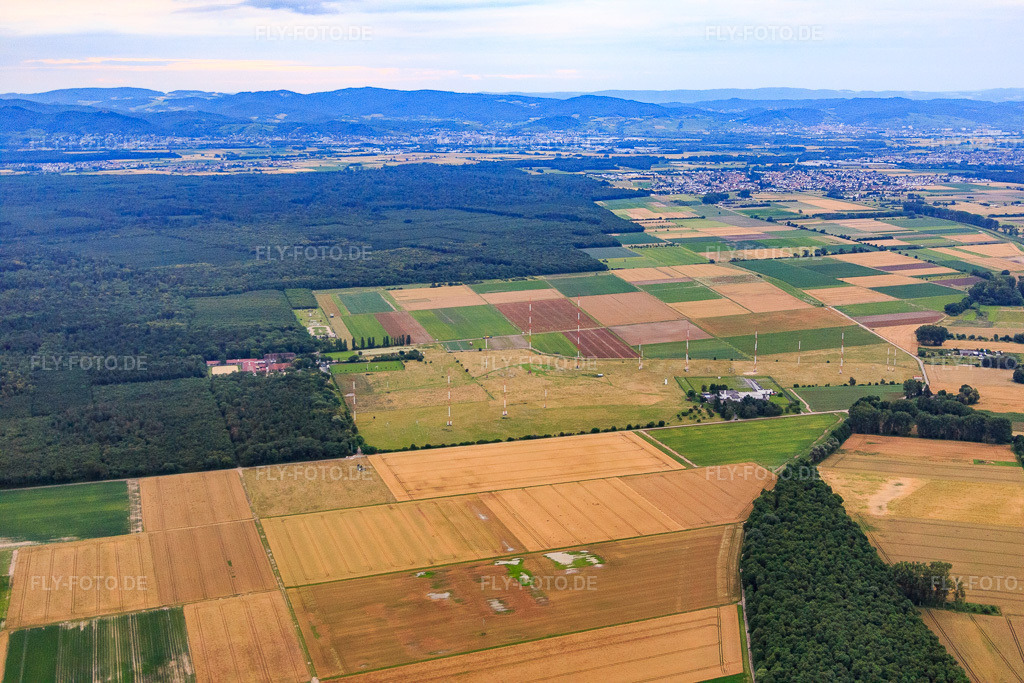 Luftbild: Antennen des Radiosenders der IBB Biblis am Alten Flugplatz in Biblis im Bundesland Hessen in Deutschland. Foto: IMG_091143.jpg vom 04.07.2016 durch Werner Riehm/FLY-FOTO.de