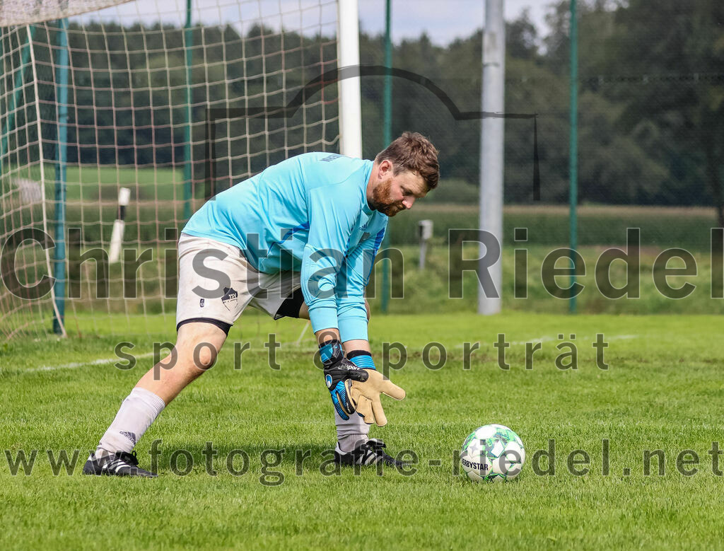 2023-09-03_033_TSV_Oberpframmern_II_gegen_TSV_Hohenbrunn_II | Oberpframmern, Deutschland, 03.09.2023:
Fußball, B-Klasse 2023 / 2024, 3. Spieltag, TSV Oberpframmern II gegen TSV Hohenbrunn II, Endergebnis: 0:2

Torwart Andreas Kronester (TSV Oberpframmern, #1)

Foto: Christian Riedel / fotografie-riedel.net