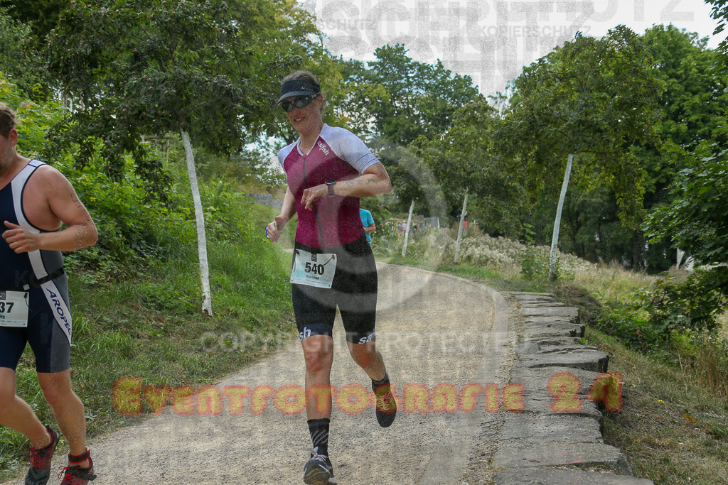 250824_1407_EX1_5020 | Sportfotografie im Rhein-Sieg Kreis, Köln, Bonn, NRW, Rheinland Pfalz, Hessen, etc. Unser Tätigkeitsfeld umfasst den Laufsport vom Volkslauf über den Marathon, Duathlon, Triathon bis zum Ultralauf wie Kölnpfad Ultra oder Schindertrail.