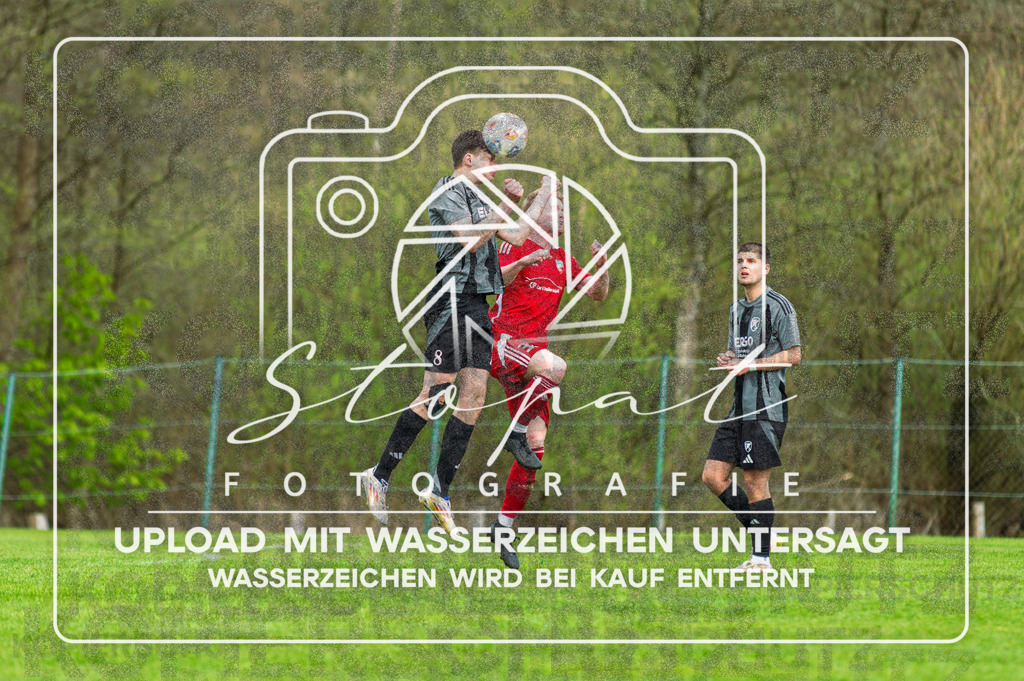 FGFSSCT-1016 | Simon Twiefel (FG Fulde-Stellichte #08) und Jasper Lindenberg (SC Tewel #33) beim Herren Kreisliga HK Spiel zwischen FG Fulde-Stellichte und SC Tewel im Lehrdestadion, Stellichte (Simon Paul Stopat) - Realisiert mit Pictrs.com