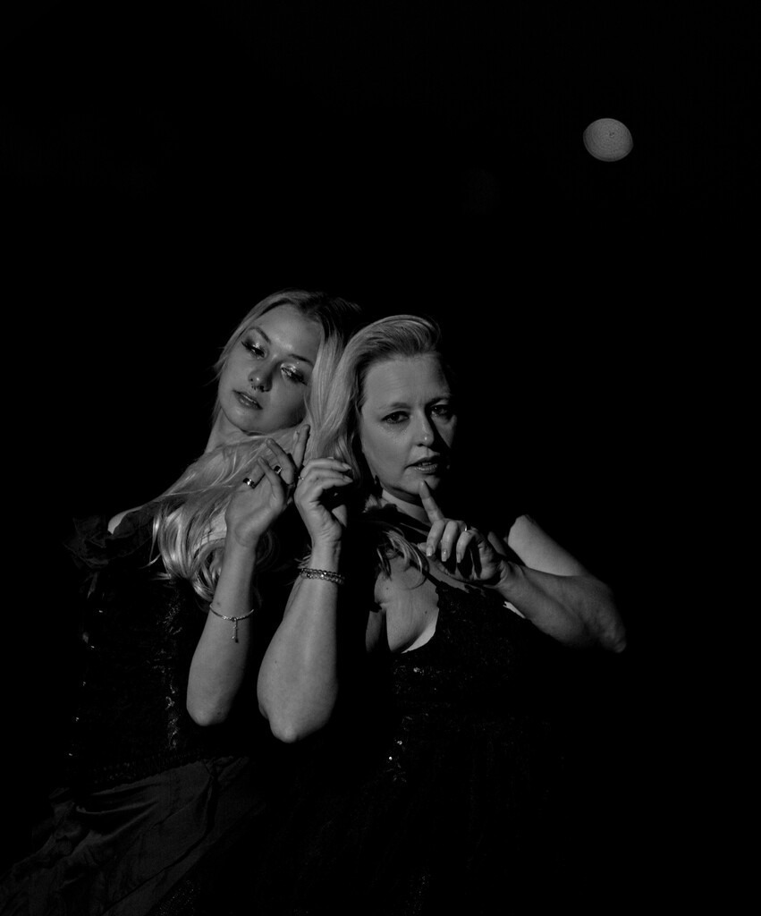 2025-06-02-204716_DSC00460_01 | Martin Fiedler Fotografie - Ausdrucksstarke Portraits im Raum Nürnberg - Realisiert mit Pictrs.com