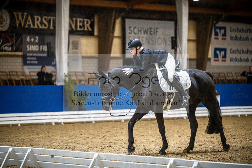 DOS_3611 | Entdecke hochwertige Reitturnierfotos von Foto Oger. Professionell, emotional und authentisch – jetzt Lieblingsmomente im Shop bestellen.Deutschlandweite Turnierfotografie. - Realisiert mit Pictrs.com