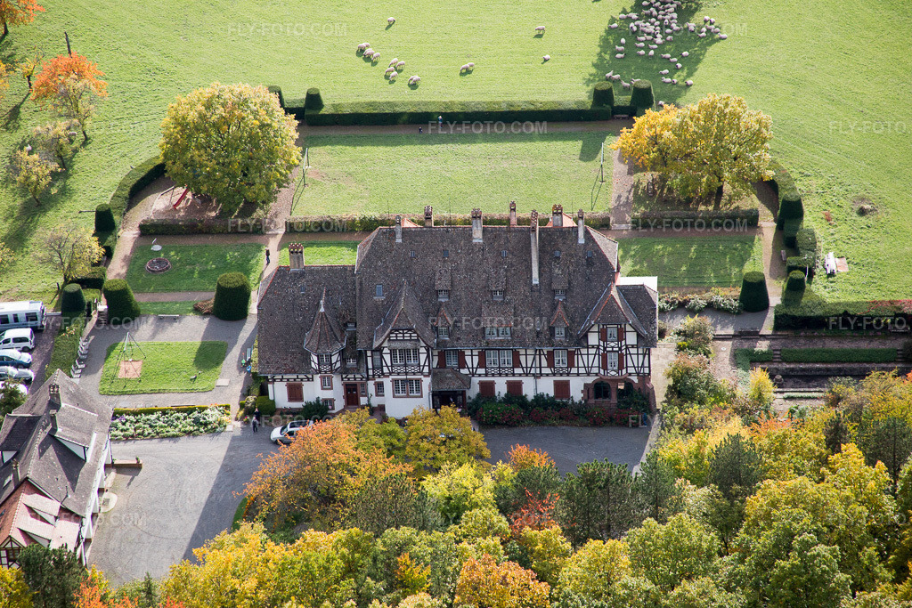 Aerial view: Villa le Riessack in Niederbronn-les-Bains in the state Bas-Rhin, France.Photo: IMG_084722.jpg taken on 10/23/2015 by Werner Riehm/FLY-FOTO.comResolution of the original: 5472 x 3648 px