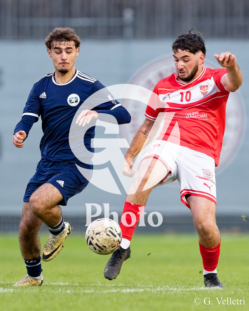 2e ligue - CS Chênois 2 - Etoile Carouge FC 2 |  durant le match de 2e ligue entre CS Chênois 2 et Etoile Carouge FC 2 au Stade des Trois-Chêne à Chêne-Bourg, Switzerland