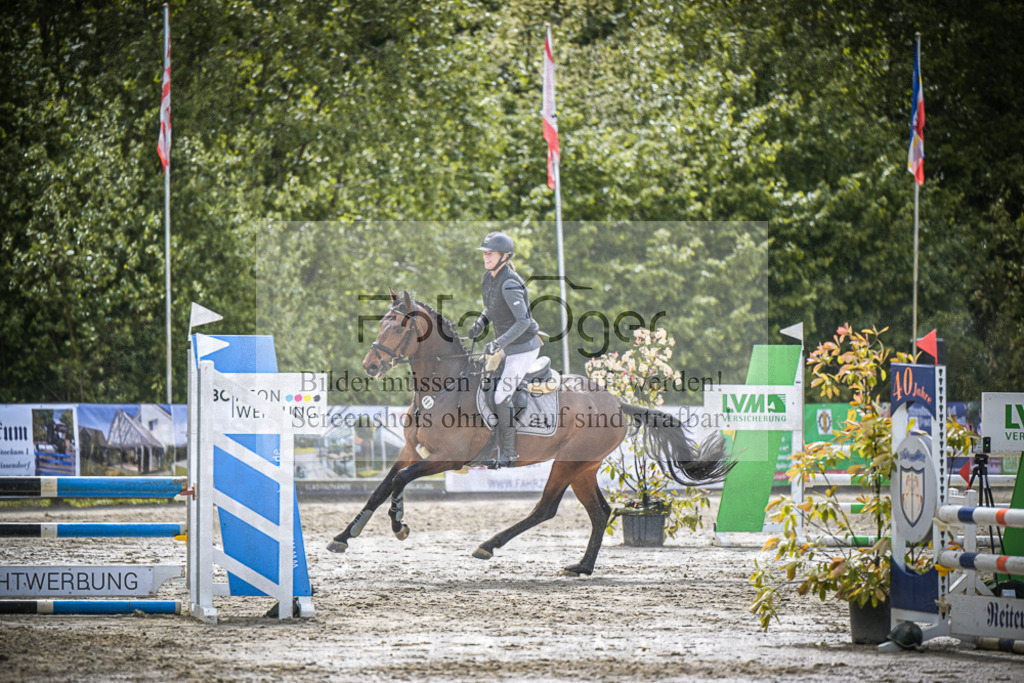 DOS_7473 | Entdecke hochwertige Reitturnierfotos von Foto Oger. Professionell, emotional und authentisch – jetzt Lieblingsmomente im Shop bestellen.Deutschlandweite Turnierfotografie. - Realisiert mit Pictrs.com