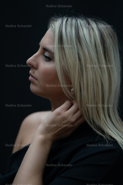ABC07252 | Nadine Schander – Selbstständige Fotografin & professionelle Visagistin Raum Hohenlohe, Öhringen/ Bretzfeld und Neuenstadt ... Spezialisiert auf individuelle Make-up-Looks und hochwertige Fotografie. Business,- Portrait,- Beautyfotografie..