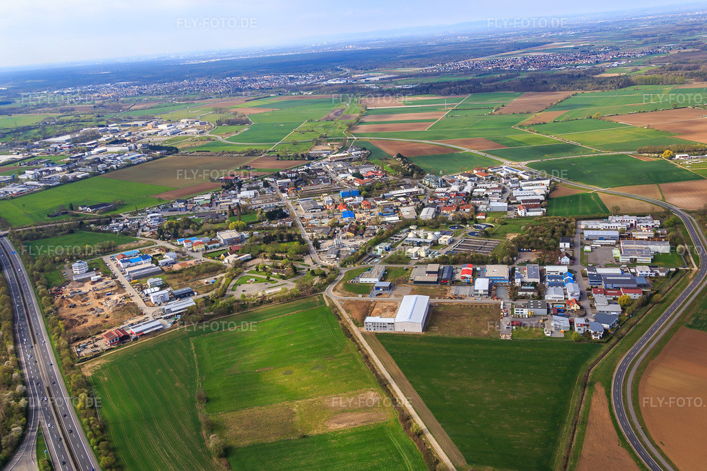 Luftbild: Industriegebiet Saarstraße aus Osten in Bensheim im Bundesland Hessen in Deutschland. Foto: IMG_077096.jpg vom 12.04.2015 durch Werner Riehm/FLY-FOTO.de