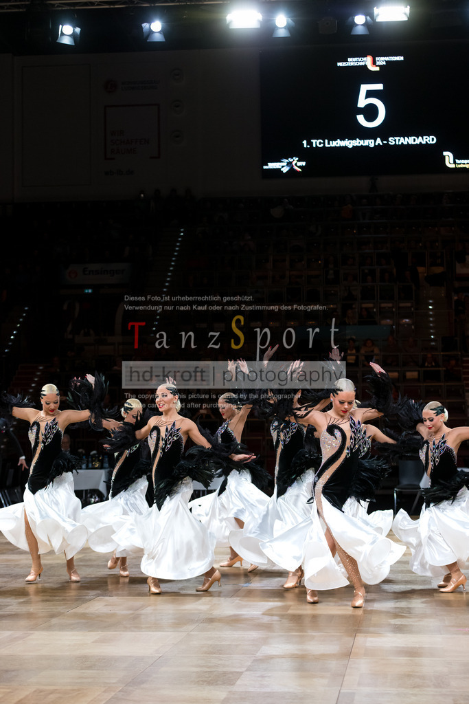20241109_DM-Formationen_Vorrunde_2534 | Tanzsportbilder, Standardtanz, Lateintanz, WDSF, DTV, LTVB, dancecomp, goc, hessen tanzt, blaues band der spree, walzer, tango, wiener walzer, slowfox, quickstepp, samba, rumba, cha-cha-cha, paso doble. jive, hd-kroft photography, turniertanzsport