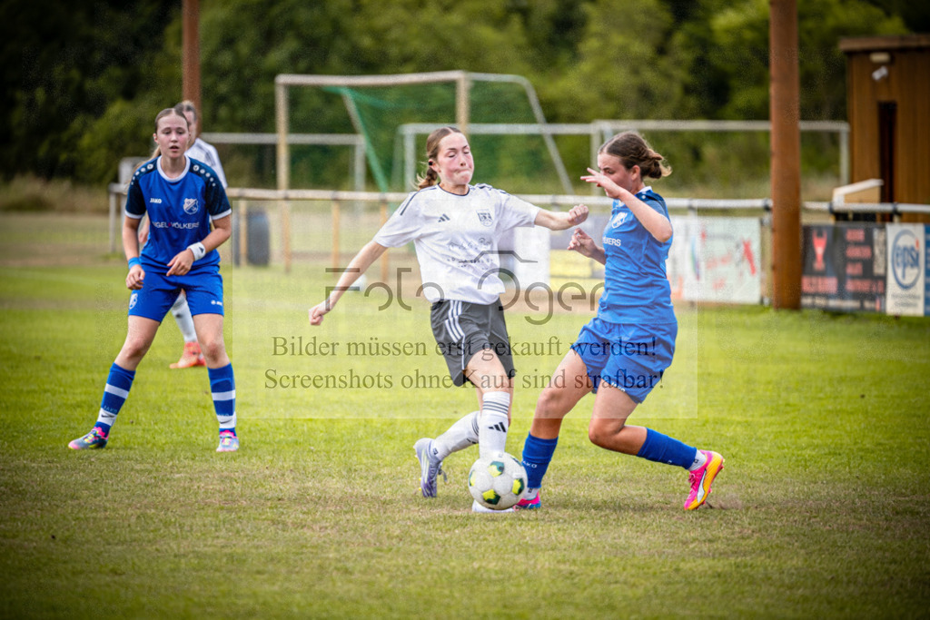 SG Bohmte/Ostercappeln/Schwagstorf - SV Harderberg - Frauen Bezirkpokal | Frauen Bezirkpokal · 1. Damen - 1. Damen · Sportplatz - Realisiert mit Pictrs.com