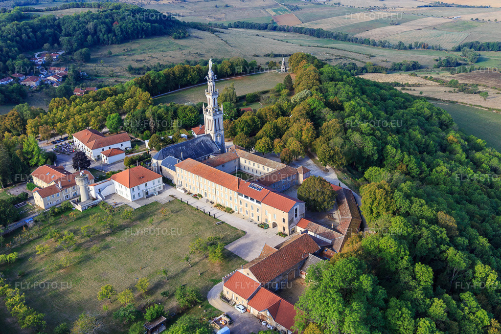 Vue aérienne: Basilique de Sion à Saxon-Sion dans le département Meurthe et Moselle, France – .Photo: IMG_118498.jpg prise le 16/09/2019 par Werner Riehm/FLY-FOTO.eu – Résolution de l'original: 5472 x 3648 px