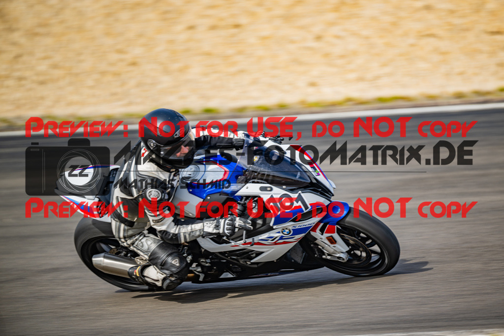 MaZZes_FotoMatrix_230719_8339 | ROT