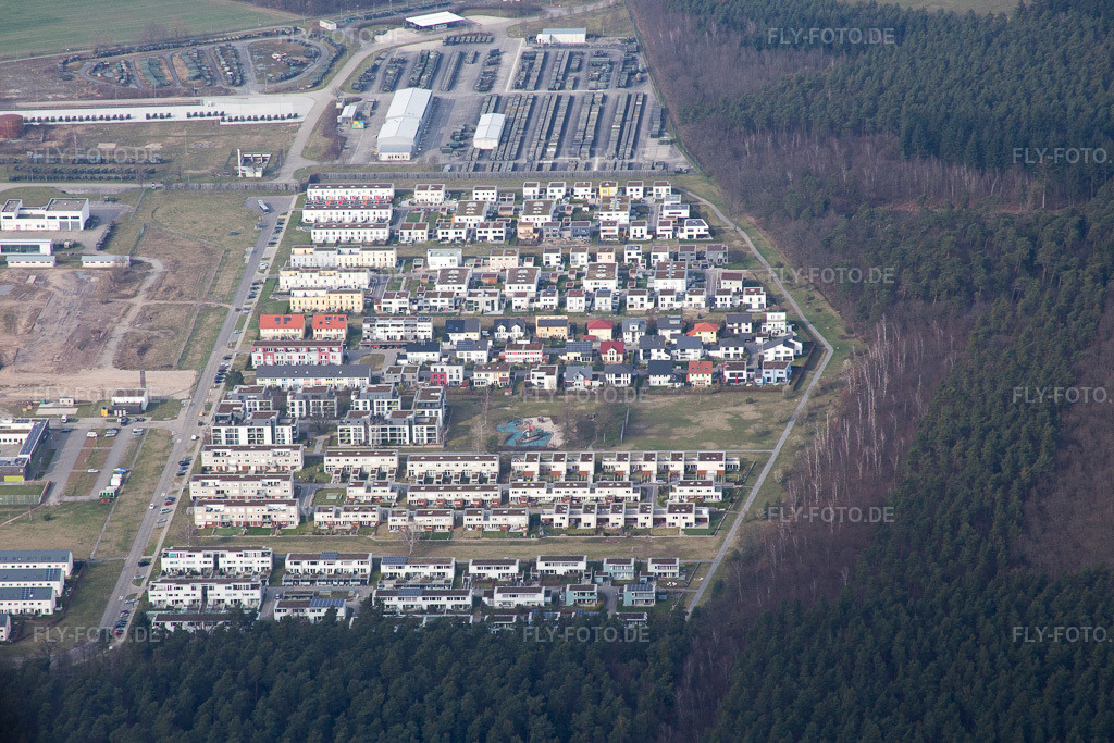 Luftbild: Kirchfeld im Ortsteil Neureut in Karlsruhe im Bundesland Baden-Württemberg in Deutschland. Foto: IMG_086384.jpg vom 26.02.2016 durch Werner Riehm/FLY-FOTO.de