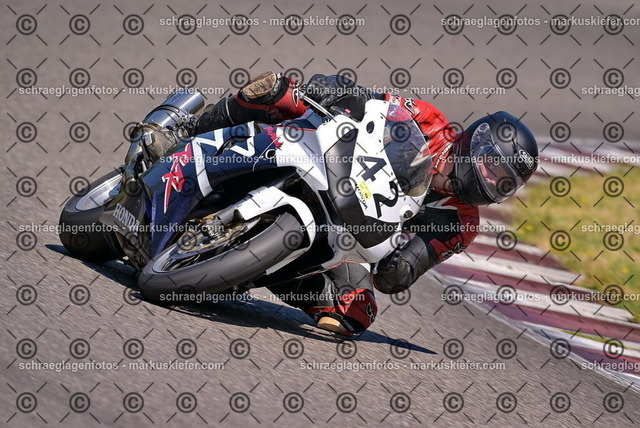 26bt05-1056 | markuskiefer.com - Realisiert mit Pictrs.com