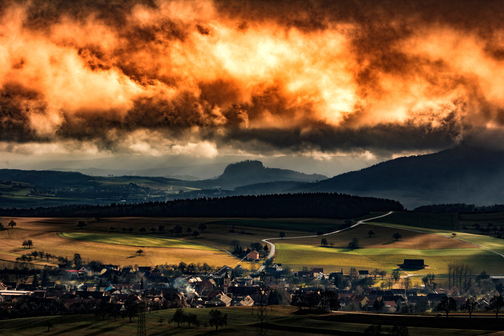 Tengen Wasserfall 003 | Rothenburg ob der Tauber. Nur hier gibt es Exklusive und passend zur Jahreszeit Ihr Wandbild, T-Shirt, Tasse und alles was das Rothenburg Herz begehrt. - Realisiert mit Pictrs.com