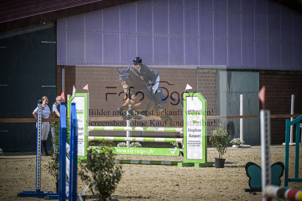 DOS_7407 | Entdecke hochwertige Reitturnierfotos von Foto Oger. Professionell, emotional und authentisch – jetzt Lieblingsmomente im Shop bestellen.Deutschlandweite Turnierfotografie. - Realisiert mit Pictrs.com