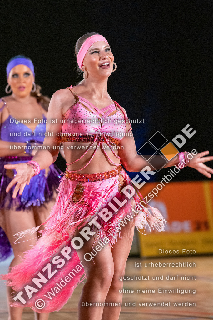 20250504-01388 | Hier finden Sie Tanz Bilder vom Latein und Standard Formationen tanzen. Sportbilder vom Tanzsport. Schöne Fotos und von Weltmeisterschaft, Europameisterschaft, Bundesliga, Regionalliga, Oberliga und Landesliga sowie von GOC Stuttgart, DanceComp, WM Bremen