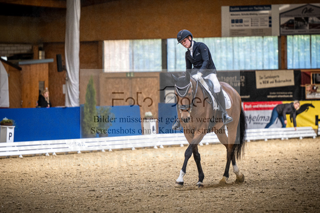 DOS_0440 | Entdecke hochwertige Reitturnierfotos von Foto Oger. Professionell, emotional und authentisch – jetzt Lieblingsmomente im Shop bestellen.Deutschlandweite Turnierfotografie. - Realisiert mit Pictrs.com