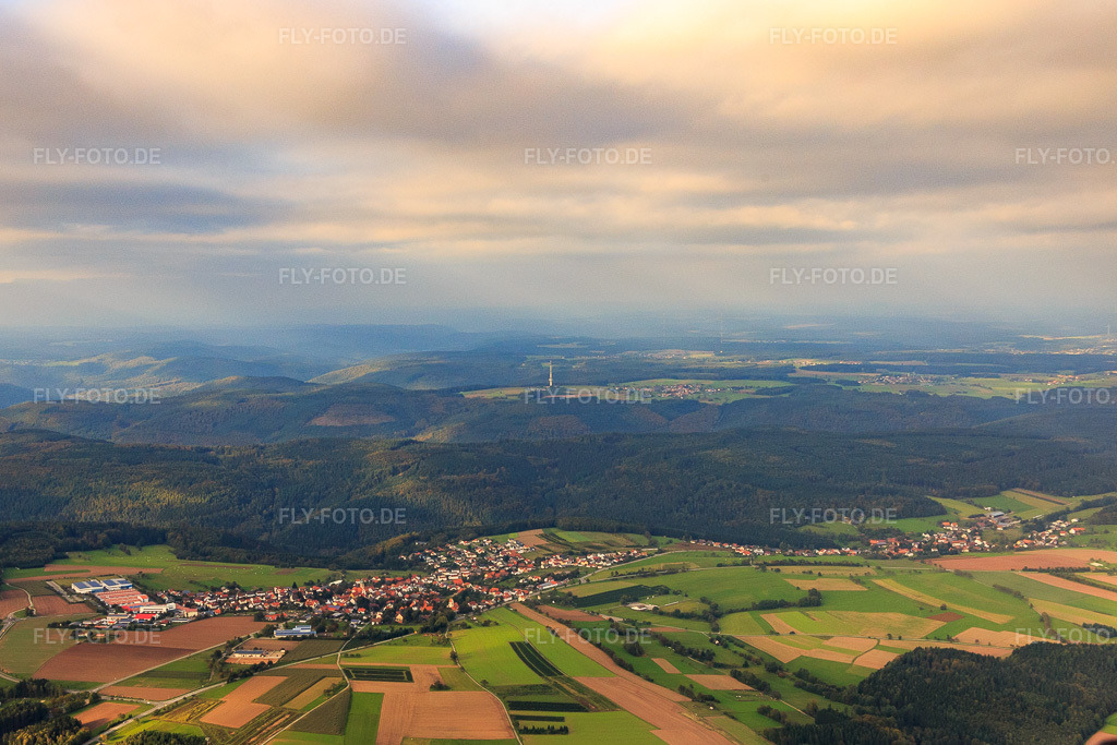 Luftbild: Ortschaft von Süden im Ortsteil Strümpfelbrunn in Waldbrunn im Bundesland Baden-Württemberg in Deutschland. Foto: IMG_073576.jpg vom 26.09.2014 durch Werner Riehm/FLY-FOTO.de