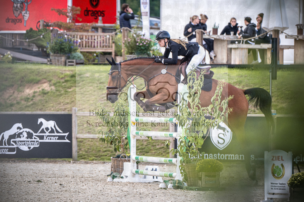 DOS_3894 | Entdecke hochwertige Reitturnierfotos von Foto Oger. Professionell, emotional und authentisch – jetzt Lieblingsmomente im Shop bestellen.Deutschlandweite Turnierfotografie. - Realisiert mit Pictrs.com