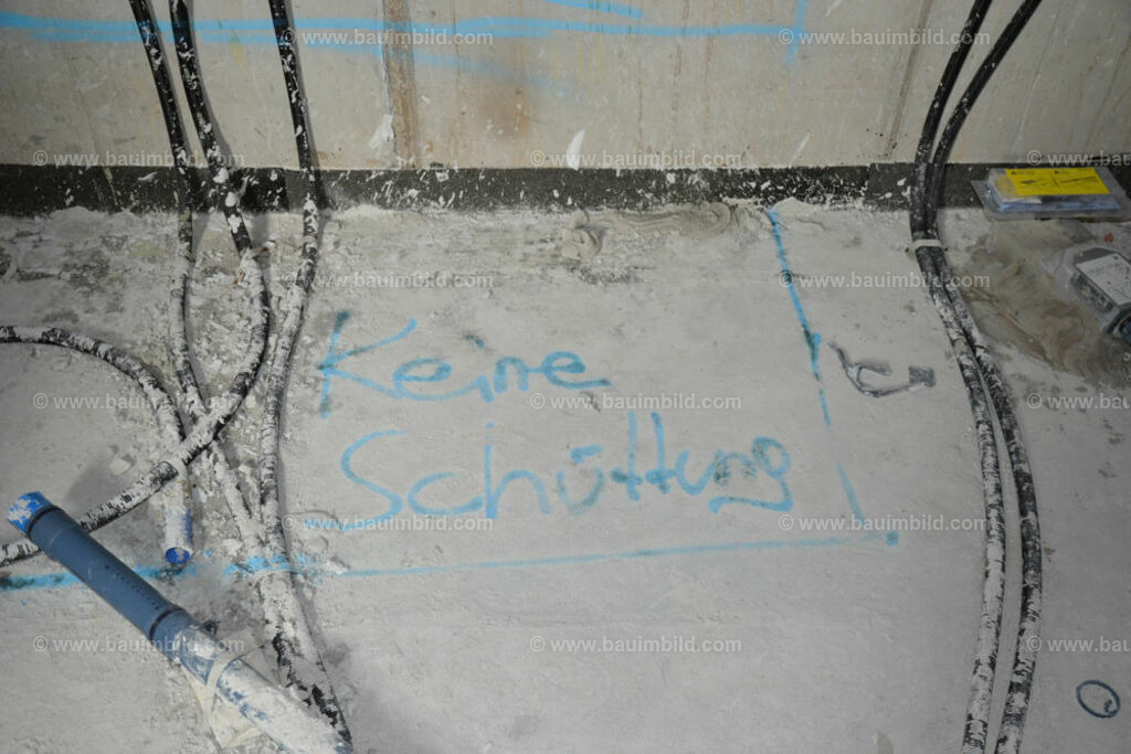 bib-lg15-sanitaer-0100 | Nach LV-Leistungsgruppen sortierte Detailfotos über den Bau eines Hauses. Alle Hausbau-Bilder direkt vom Urheber und Autor der Website Haus-Selber-Bauen.com