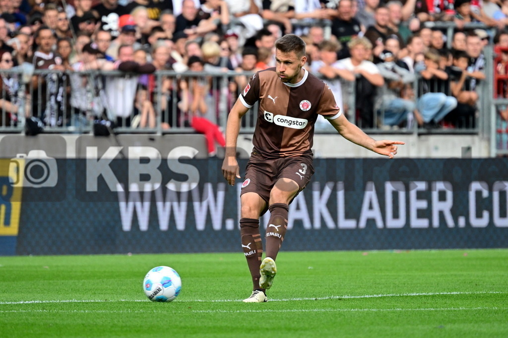 KBS Picture_FCStPauli-AtalantaBergamo_Test_022 | Mets Karol (St.Pauli) ,Sportplatz :  Millerntor Stadion, - Realisiert mit Pictrs.com