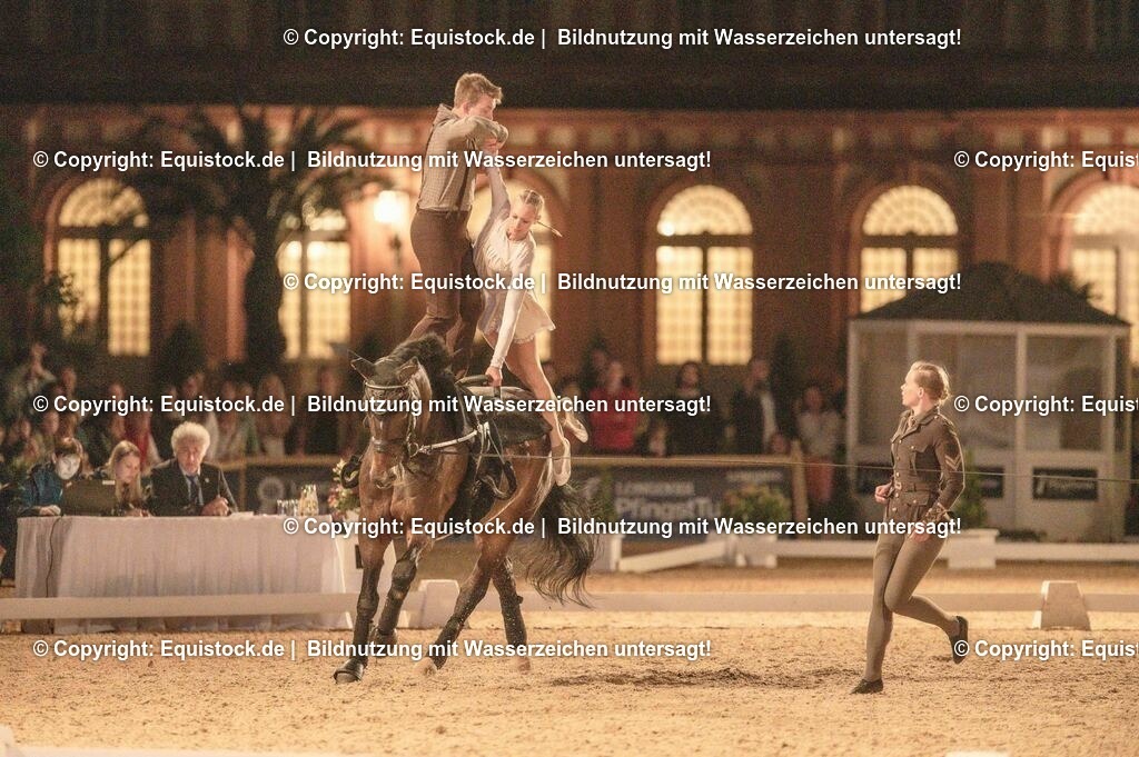 20230527_Voltigieren_NASPA_Flutlicht_1212 | equistock