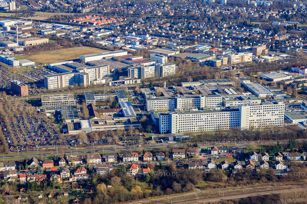 Luftbild: Siemens AG, Fertigungs- und Entwicklungsstandort Karlsruhe im Ortsteil Knielingen in Karlsruhe im Bundesland Baden-Württemberg in Deutschland. Foto: IMG_23124.jpg vom 02.12.2009 durch Werner Riehm/FLY-FOTO.deKarlsruhe | Fertigungs- und Entwicklungsstandort - Siemens | Siemens