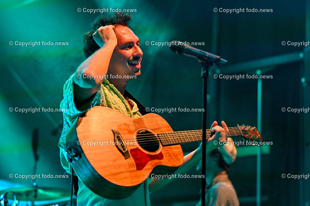 Posthof_ Julian le Play_ Open Air Konzert_ 25.08.2023-13 | 25.08.2023, Linz, AUT, Posthof, Open Air Konzert, im Bild Julian le Play (oesterreichischer Pop-Saenger, Songwriter), Rauschen Tour