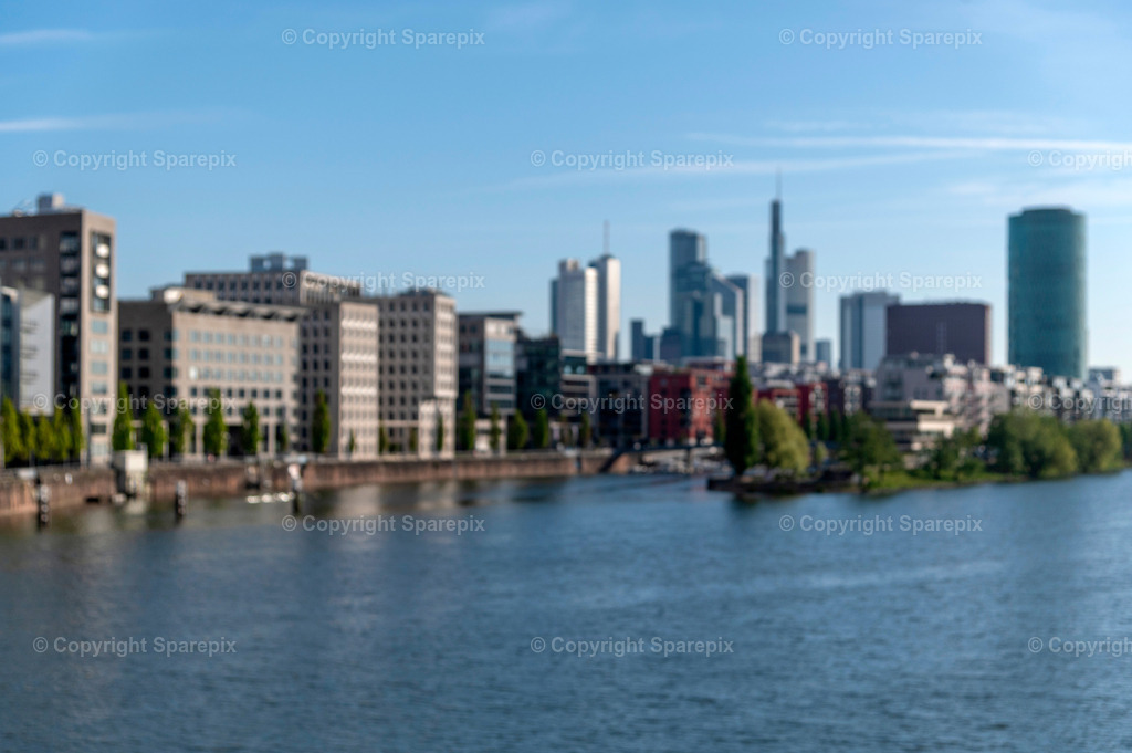 CRO_Frankfurt_Skyline_Bokeh76 | sparepix - Realisiert mit Pictrs.com
