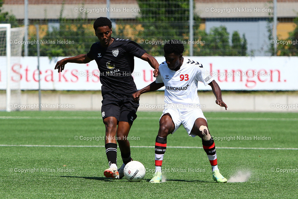 NH_Altona93_Teutonia05_HamburgerSuperCup_20072024 | #5 Ezra Kwajo Ampofo (Altona 93), #18 Namrud Embaye (Teutonia 05)Fußball I Herren I Hamburger Super-Cup I Saison 2024-2025 I Altona 93 - Teutonia 05 I Hamburger Fußball-Verband I 20.07.2024 I Stadion Hoheluft