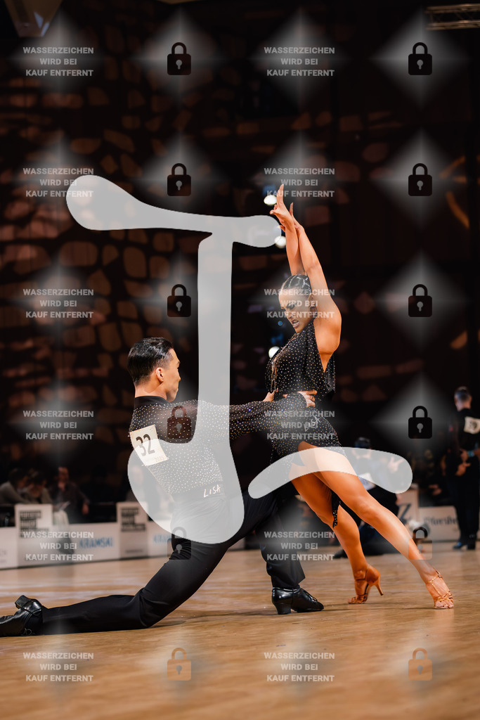 Goldstadtpokal 2025 - WDSF World Open Latin 8th (32) Xia Weiyi _ Li Yijia (China)-2025-01-25-8039 | Webshop for digital downloads and prints of dance sport, event & show photographer Julian Link - Realisiert mit Pictrs.com