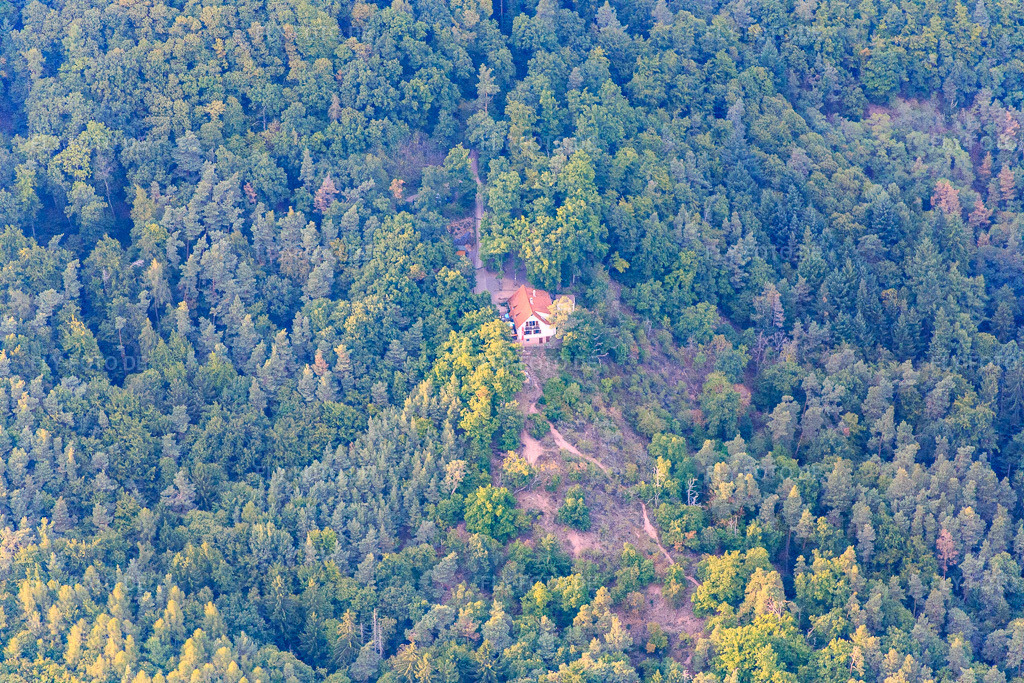 Luftbild: Naturfreundehaus Kiesbuckel in Frankweiler im Bundesland Rheinland-Pfalz in Deutschland. Foto: IMG_084114.jpg vom 29.08.2015 durch Werner Riehm/FLY-FOTO.deNaturfreunde-Landau e.V