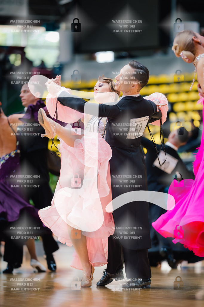 Hessen Tanzt WDSF Open Senior I Standard 2nd (52) Kristof Zsolt _ Daniela Paul (TC Der Frankfurter Kreis)-2025-05-17-6942 | Webshop for digital downloads and prints of dance sport, event & show photographer Julian Link - Realisiert mit Pictrs.com