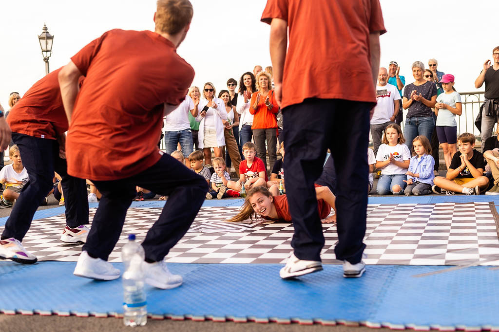 Breakdance mit The Saxonz am Forte Belvedere Leisnig | Breakdance mit The Saxonz am Forte Belvedere Leisnig zum Festival Hallo Leisnig 2022. - Realisiert mit Pictrs.com