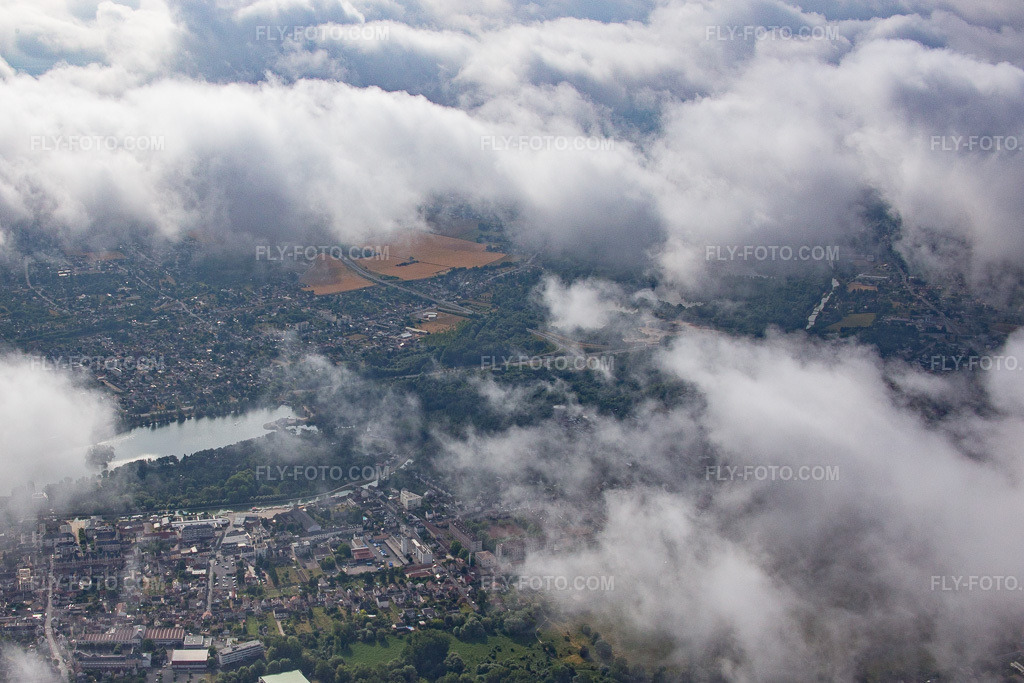 Aerial view: View of the town in Villemandeur in the state Loiret, France. – Photo: IMG_082595.jpg taken on 06/21/2015 by Werner Riehm/FLY-FOTO.com – Resolution of the original: 4240 x 2827 px