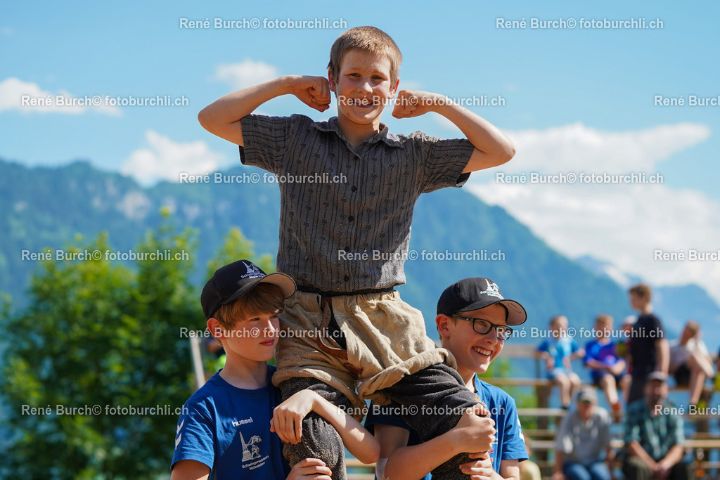 Achermann Flavian | René Burch leidenschaftlicher Fotograf aus Kerns in Obwalden.  Hier finden sie Sport, Landschaft und Natur Fotografie.
 - Realisiert mit Pictrs.com