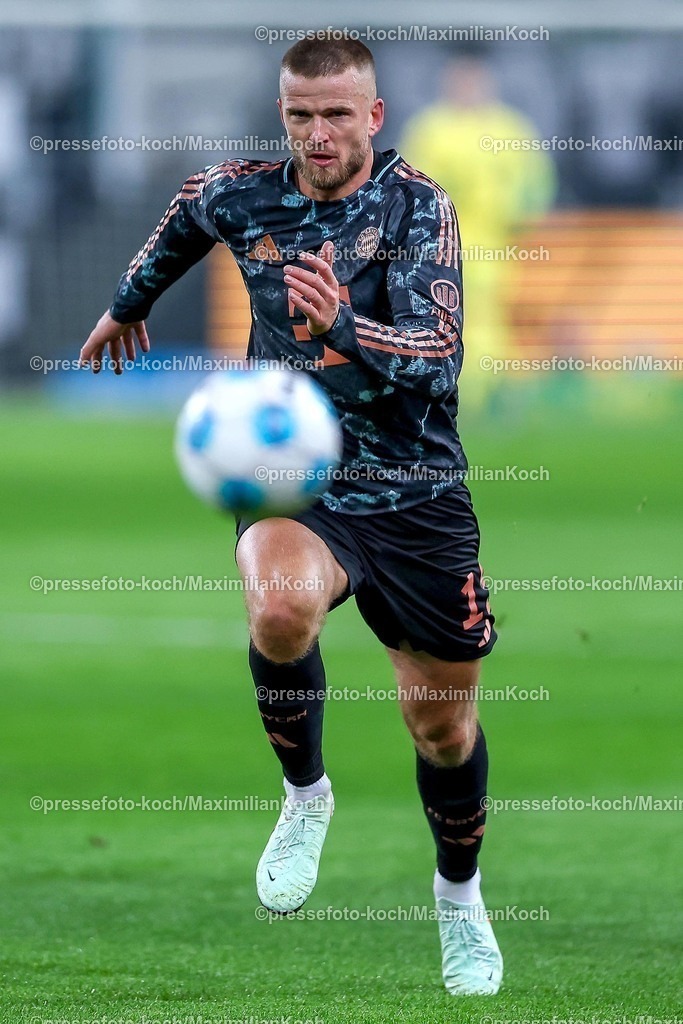 BMG11012502156 | 11.01.2025, Fußball, Borussia Mönchengladbach - FC Bayern München, 1. Fußball Bundesliga, Borussia-Park, Saison 2024 2025: Eric Dier (Bayern #15)DFB regulations prohibit any use of photographs as image sequences and or quasi-video.