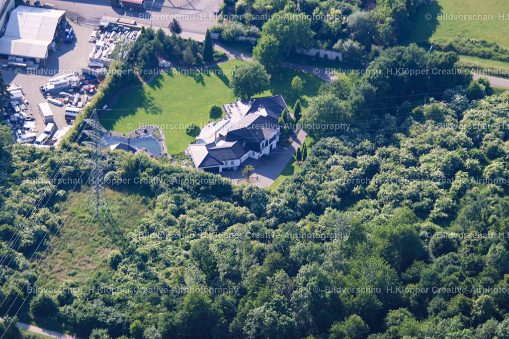 Zelte und Hallen Späth Grevenbroich Creative Airphotography-3197 | Luftbilder und Luftbildfotografie , Digital und Printbilder auf Leinwand , Alu Dibond , Acrylglas , Poster oder Download-Datei für private und gewerbliche Verwendung im Shop online bestellen. - Realisiert mit Pictrs.com