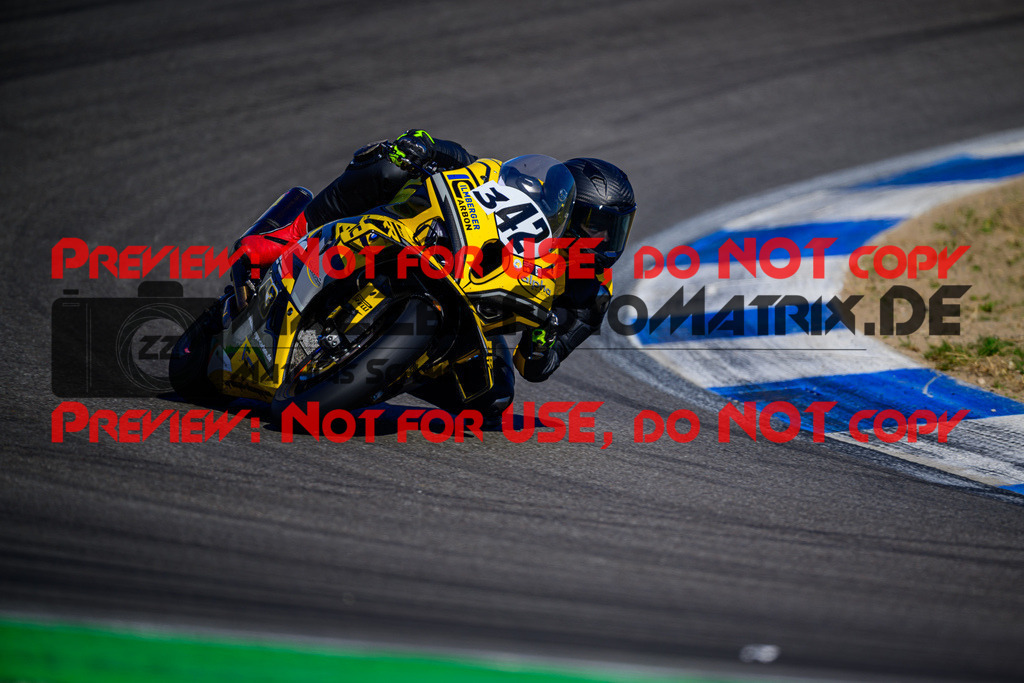 MaZZes_Fotomatrix_20250407_6007705_8954 | WEISS