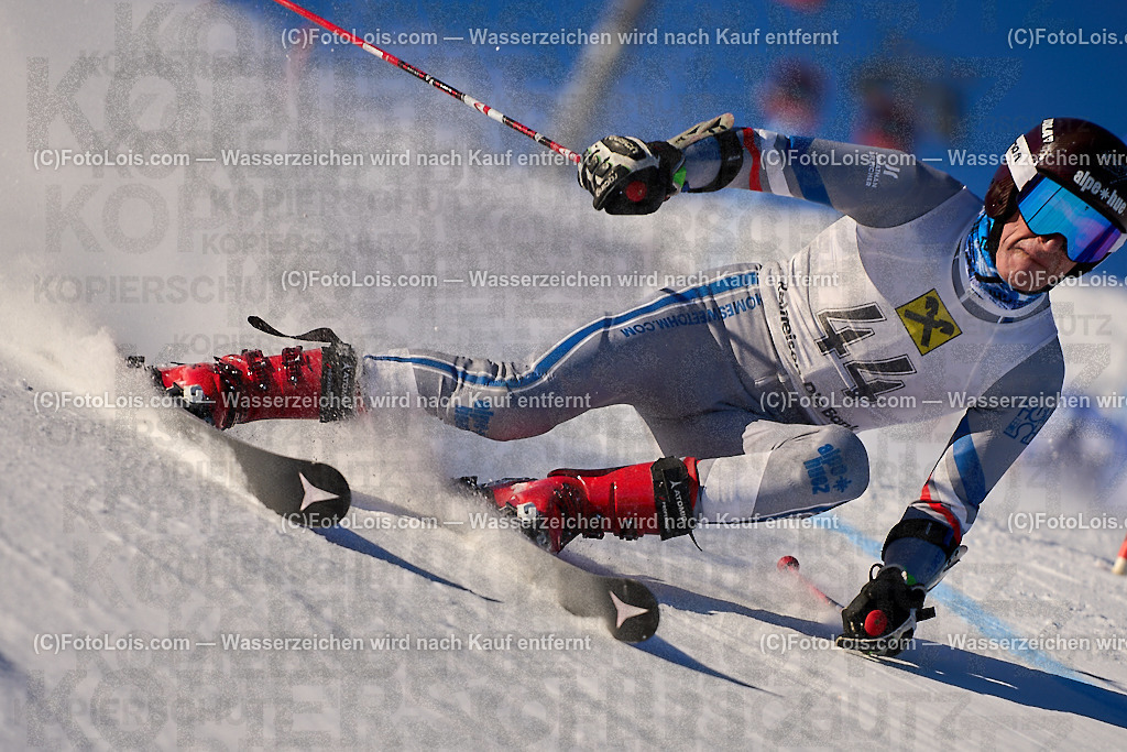 ALP2697_MASTERS-Cup_GS-B Herrn_Avenir Patrick | (C)FotoLois.com, Alois Spandl. FIS Masters-Cup Wildschönau, Giant Slalom auf der Piste Schatzberg GS, Siegerehrung auf dem Dorfplatz Niederau, Sa 13. Januar 2024.