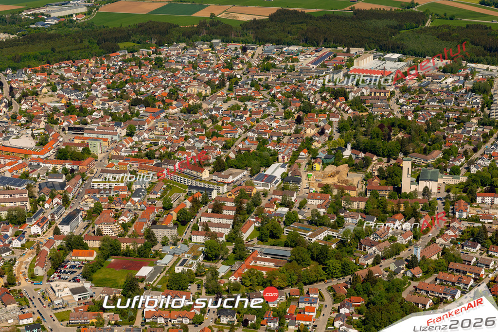 Das Luftbild zeigt : Neugablonz Kaufbeuren - Die Luftaufnahme wurde 2024 vom UL-Flugzeug aus erstellt ( keine Drohne ) - Hochauflösende Luftaufnahme - Für grossformatige Ausdrucke geeignet. Die Geschenkidee !Mit Lizenz und Bildrechte bestellbar