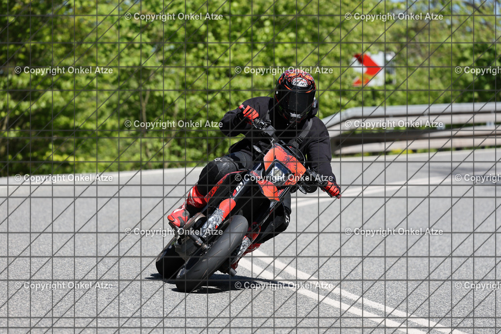 IMG_0109 | Fotograf am Kyffhäuser. Onkel Atze. Kyffhäuser Rennstrecke. Café36. Motorsportfotografie. - Realisiert mit Pictrs.com