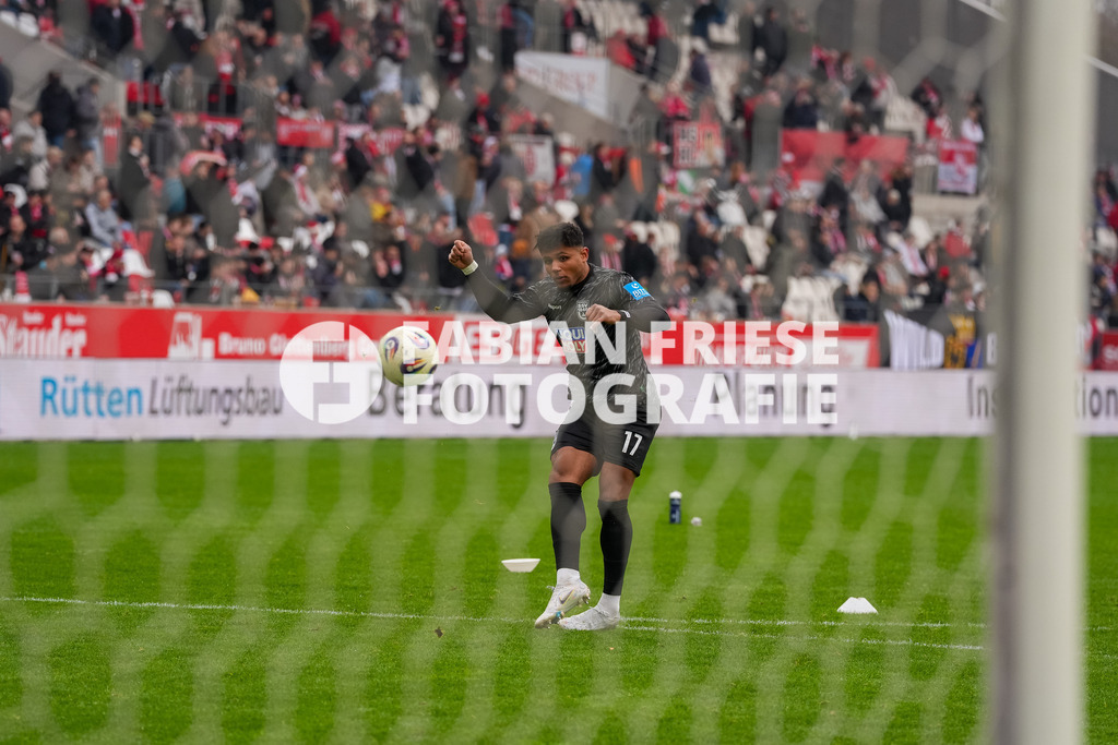 GER Rot-Weiss Essen vs. SSV Ulm, Fussball, 3. Liga, Spieltag 19, Saison 2025/2026, 20.12.2025 | GER Rot-Weiss Essen vs. SSV Ulm, Fussball, 3. Liga, Spieltag 19, Saison 2025/2026, 20.12.2025Foto: Fabian Friese - Realisiert mit Pictrs.com
