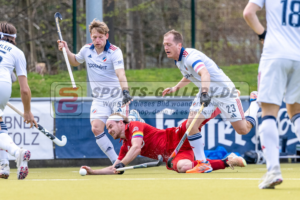 SFE_20260321_0046 | Köln, Deutschland, 21.03.26: Feldhockey 1. Bundesliga Herren zwischen Rot-Weiss Köln - Mannheimer HC im REWE Sportpark am 21.03.2026 in Köln, Deutschland. (Foto von Stephan Fehrmann)Köln, Germany, 21.03.26: Feldhockey 1. Bundesliga Herren between Rot-Weiss Köln - Mannheimer HC in REWE Sportpark at 21.03.2026 in Köln, Deutschland. (Foto from Stephan Fehrmann)