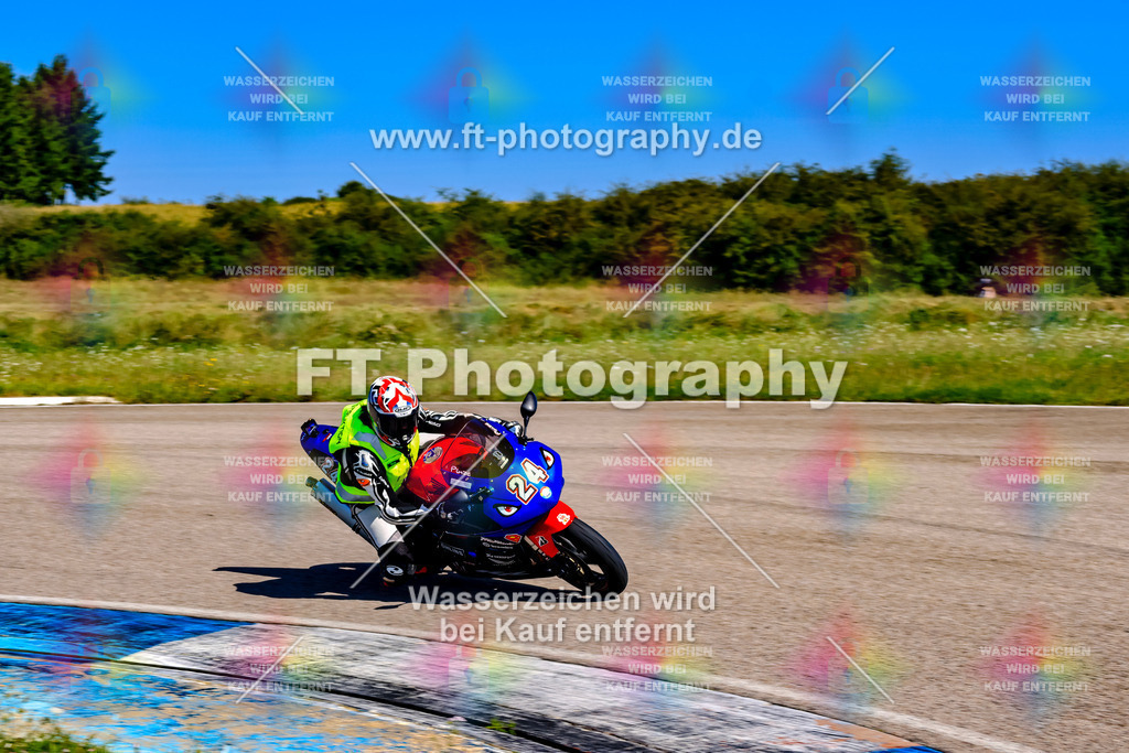 024-2935 | Hier findet Ihr Bilder von Touristenfahrten auf der Nürburgring Nordschleife oder von anderen Veranstaltungen die ich besucht habe. Viel Spass beim Durch Schauen 