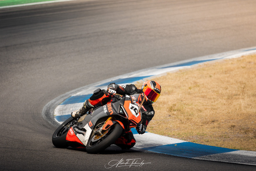 Ducati Trackday Hockenheimring 2026 | Entdecken Sie die faszinierende Welt von Alexander Tschuncky Arts: Kreative Fotografie, atemberaubende Automobilkunst und hochwertiger Bilderdruck. Lassen Sie sich inspirieren! - Realisiert mit Pictrs.com