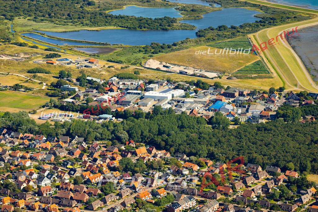 Aktuelles Luftbild von  Norderney - Die Luftaufnahme wurde 2022 mittels UL-Flugzeug erstellt ( keine Drohne ) - hochauflösende Kamera-Systeme von  Canon -Beste Qualität - Für grossformatige Ausdrucke geeignet. Die Geschenkidee !